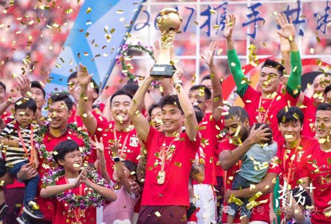 郑智领衔恒大连胜，战胜武汉卓尔的简单介绍