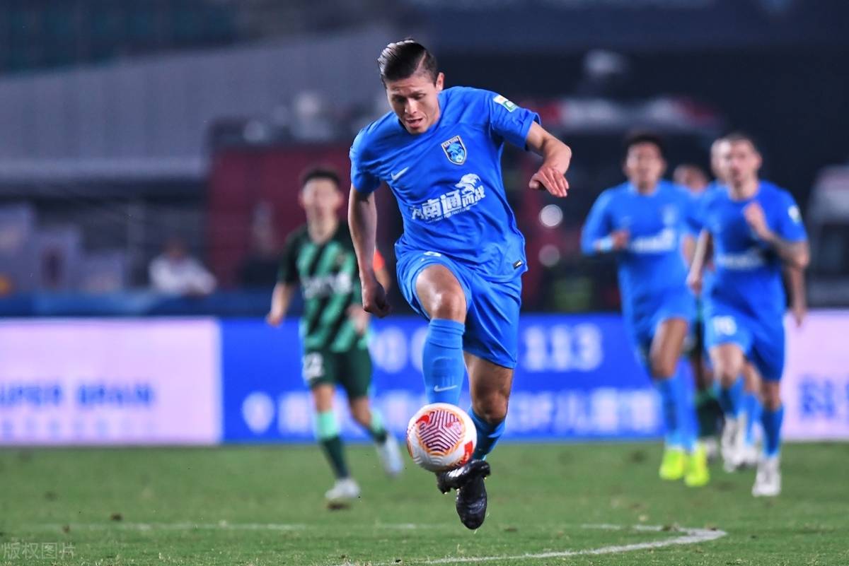 球队换帅后迎来连胜，实力有明显提升