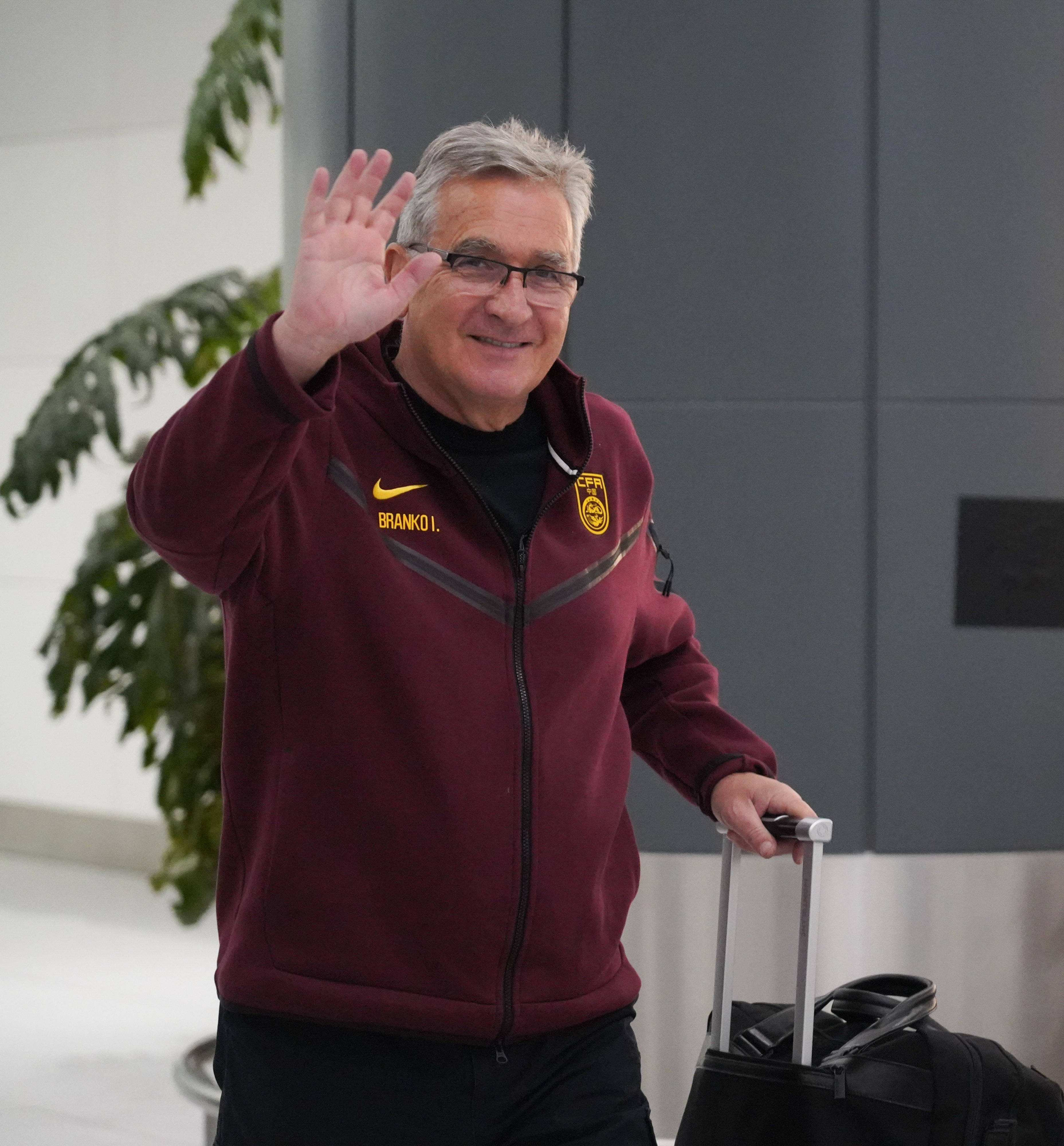 关于印度尼西亚男足主教练被解职,引发球迷反对的信息 关于印度尼西亚男足主教练被解职,引发球迷反对的信息