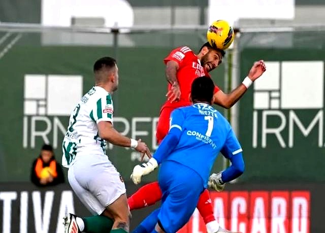 包含本菲卡战胜莱比锡！波尔图闪耀进球英雄的词条