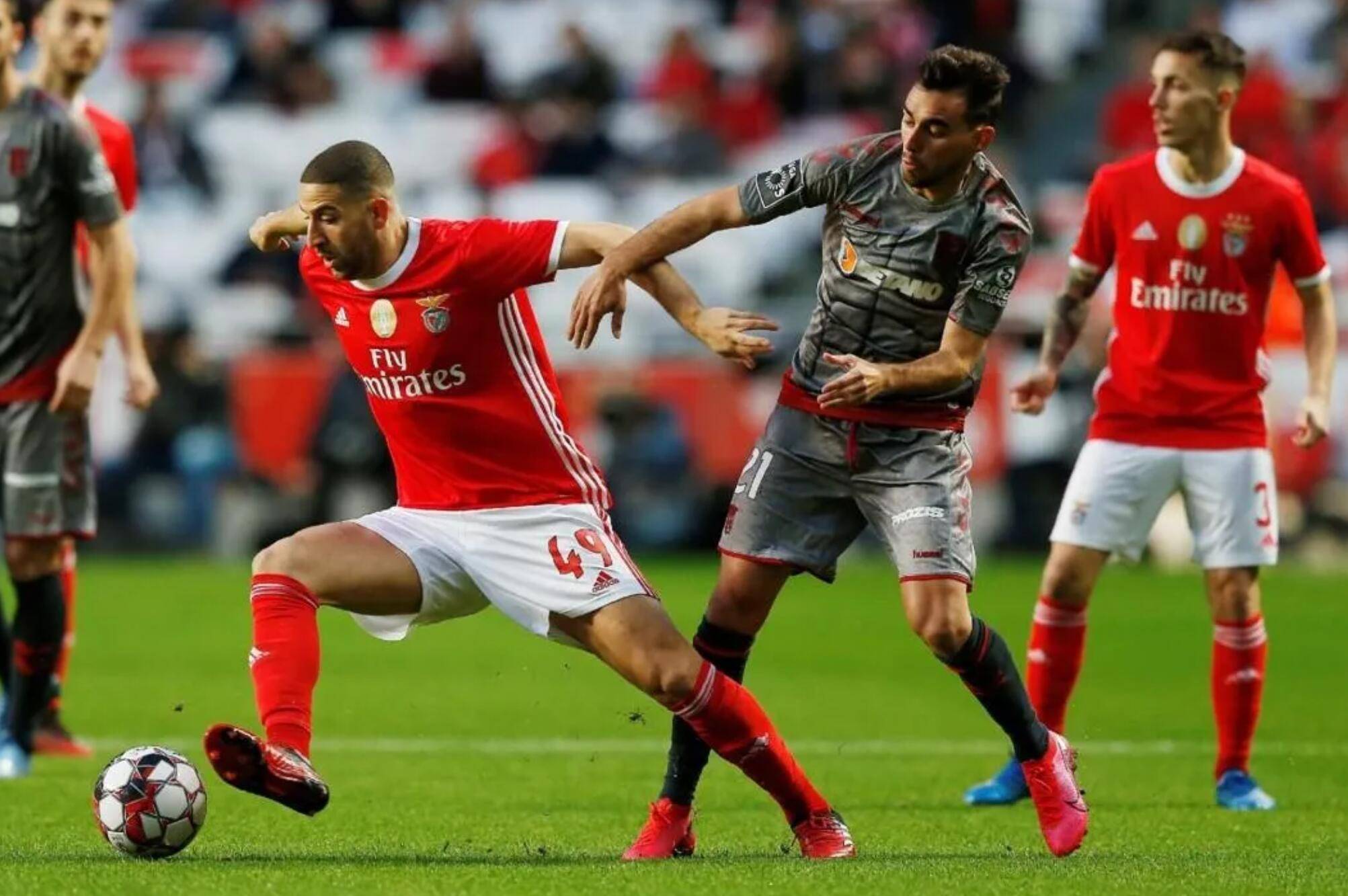 包含本菲卡战胜莱比锡！波尔图闪耀进球英雄的词条