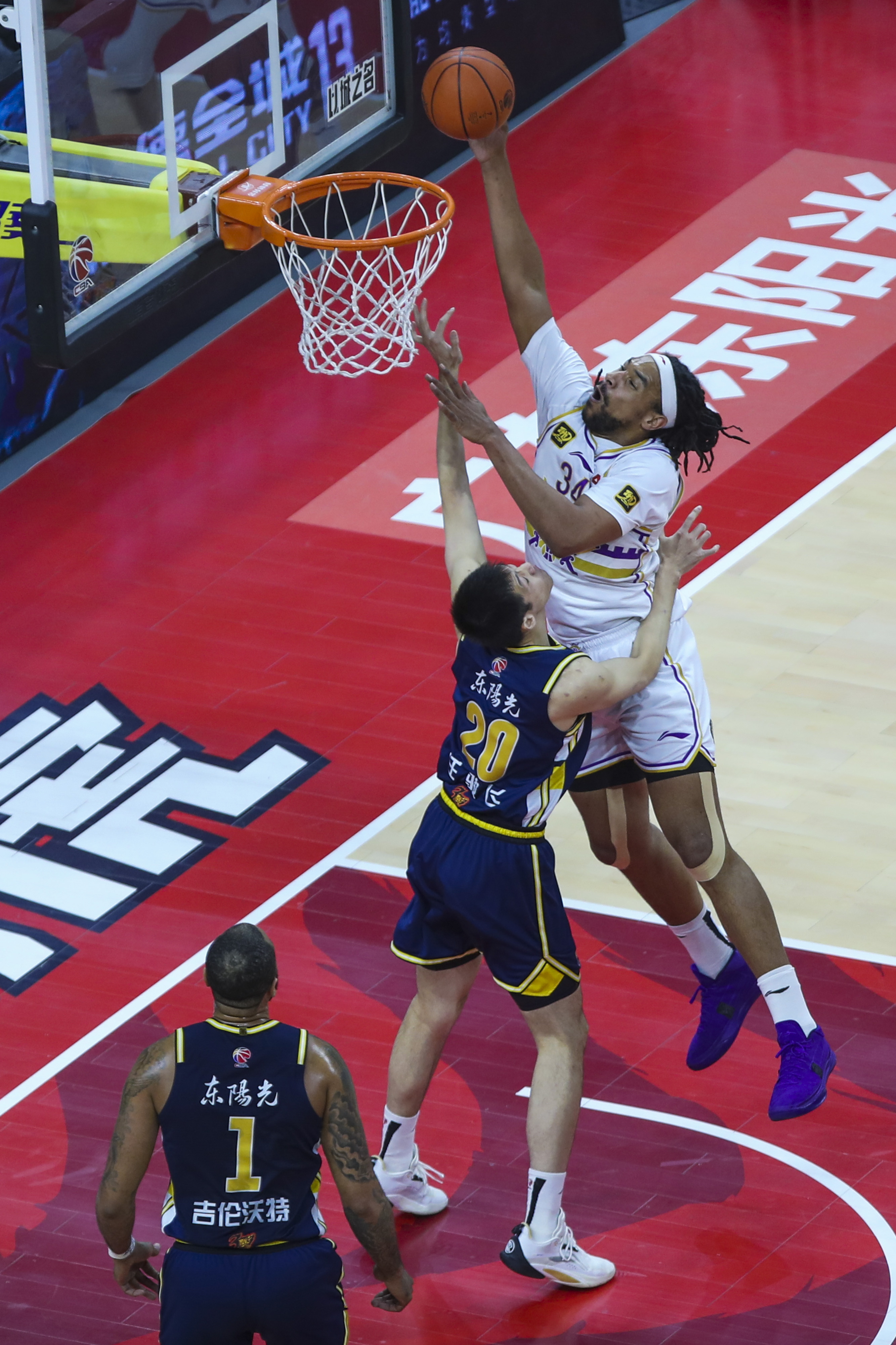 包含激战白热化！男子排球比赛中的惊心动魄的词条