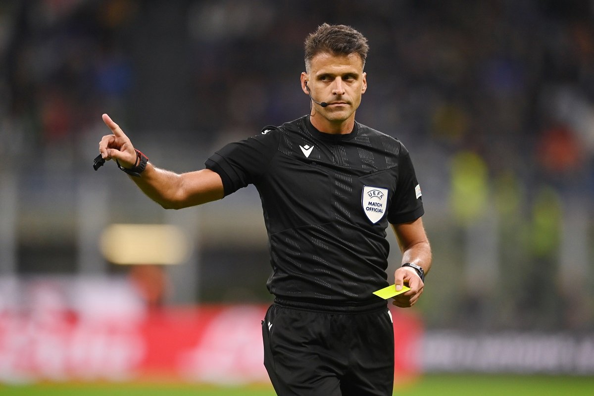 包含阿森纳主帅赛后发表言论，指责裁判执法不公的词条