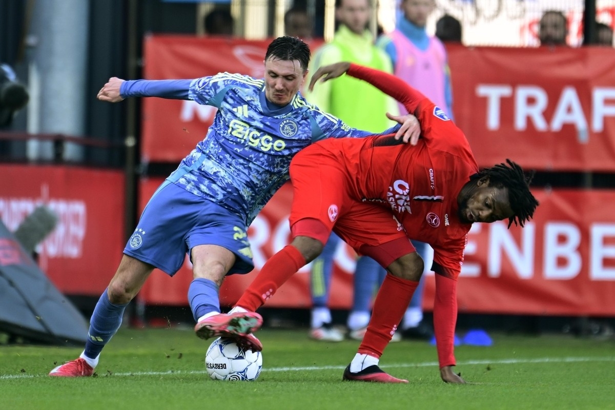 阿尔梅里亚客场输球遭遇挫折