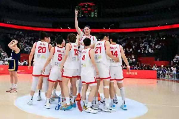 亚洲巨星点燃赛场,球队实力碾压对手 亚洲巨星点燃赛场,球队实力碾压对手