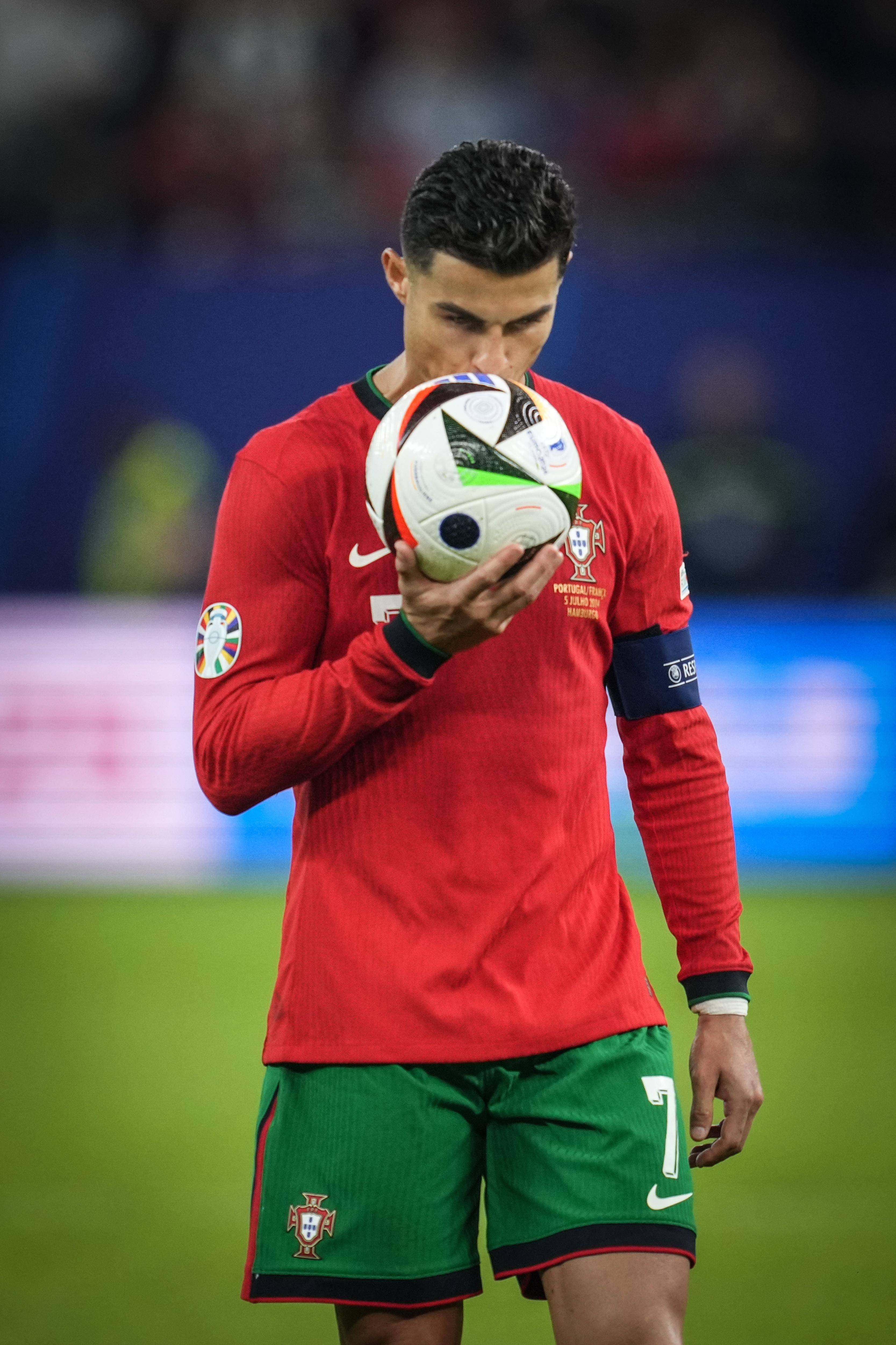 欧洲锦标赛小组赛，荷兰-大胜保加利亚的简单介绍