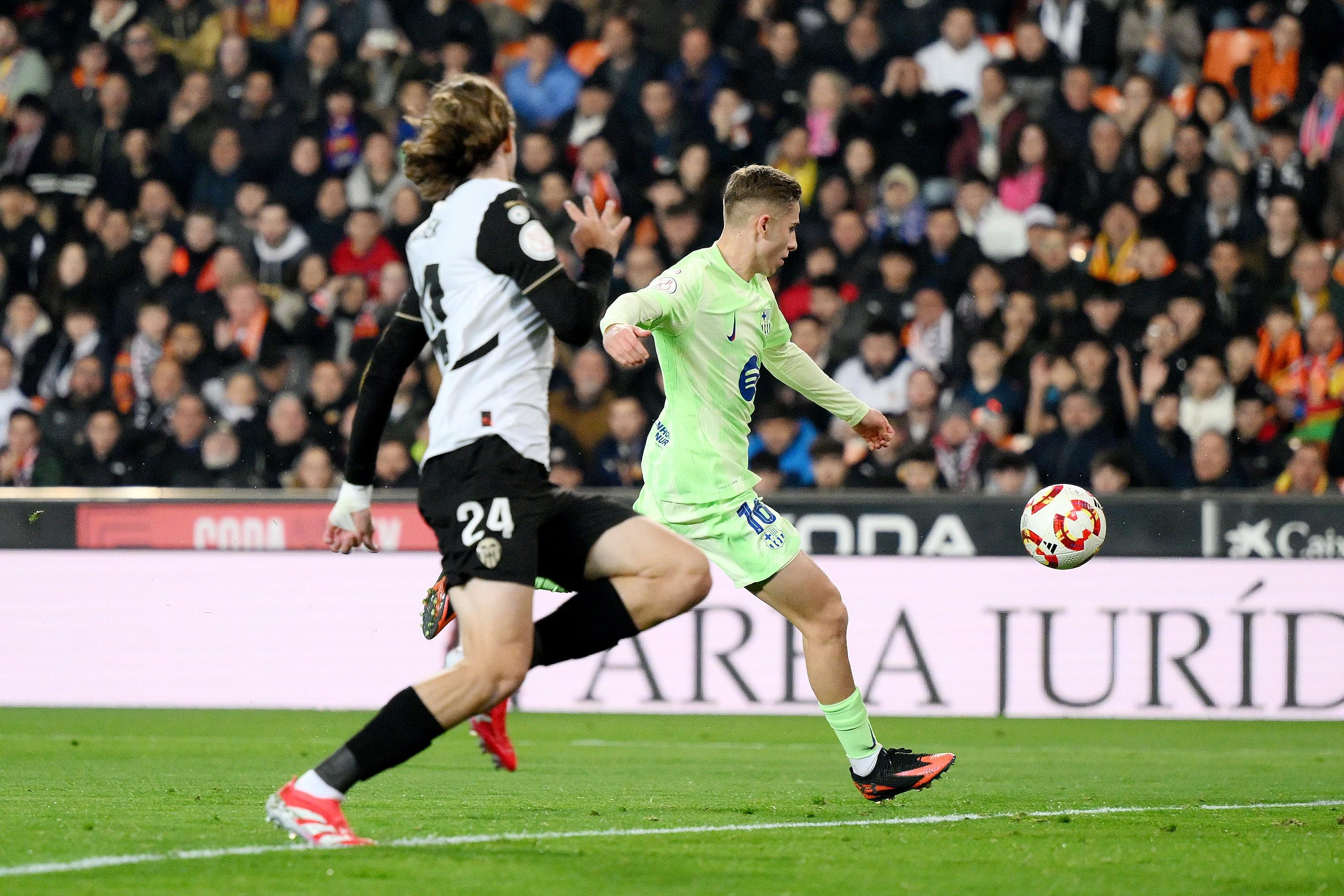 包含瓦伦西亚强势反弹，球队连续击败对手的词条