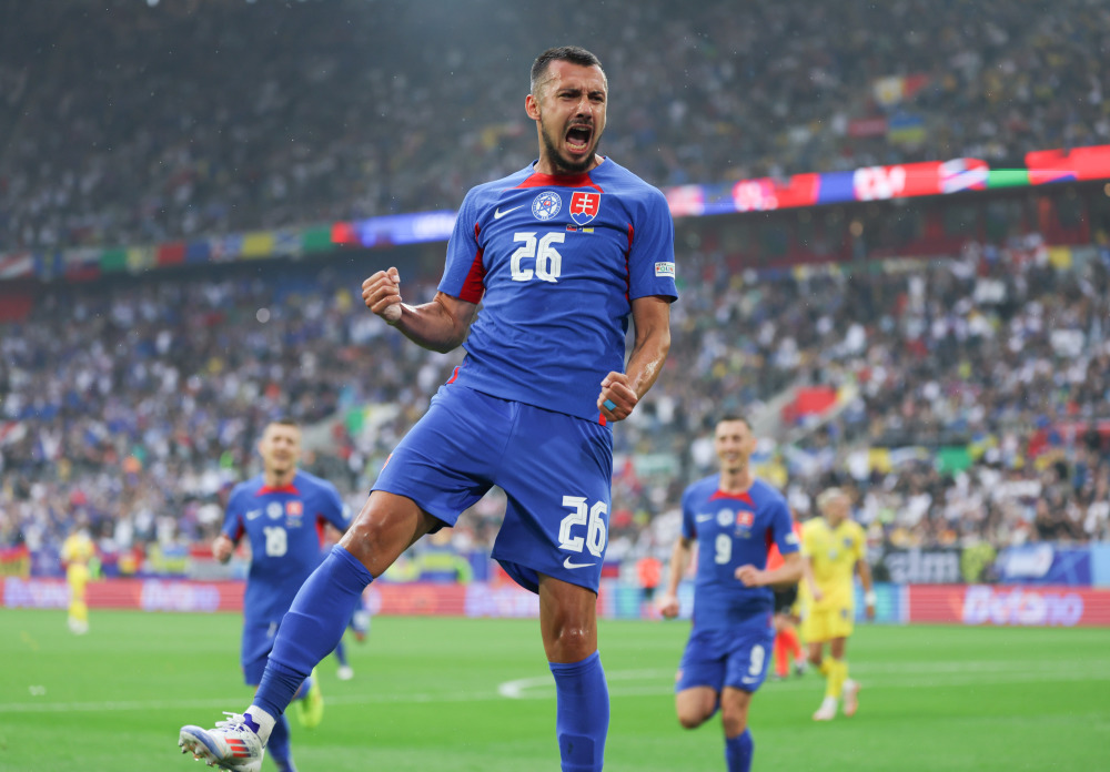 乌克兰传奇！横扫瑞典挺进欧洲杯八强