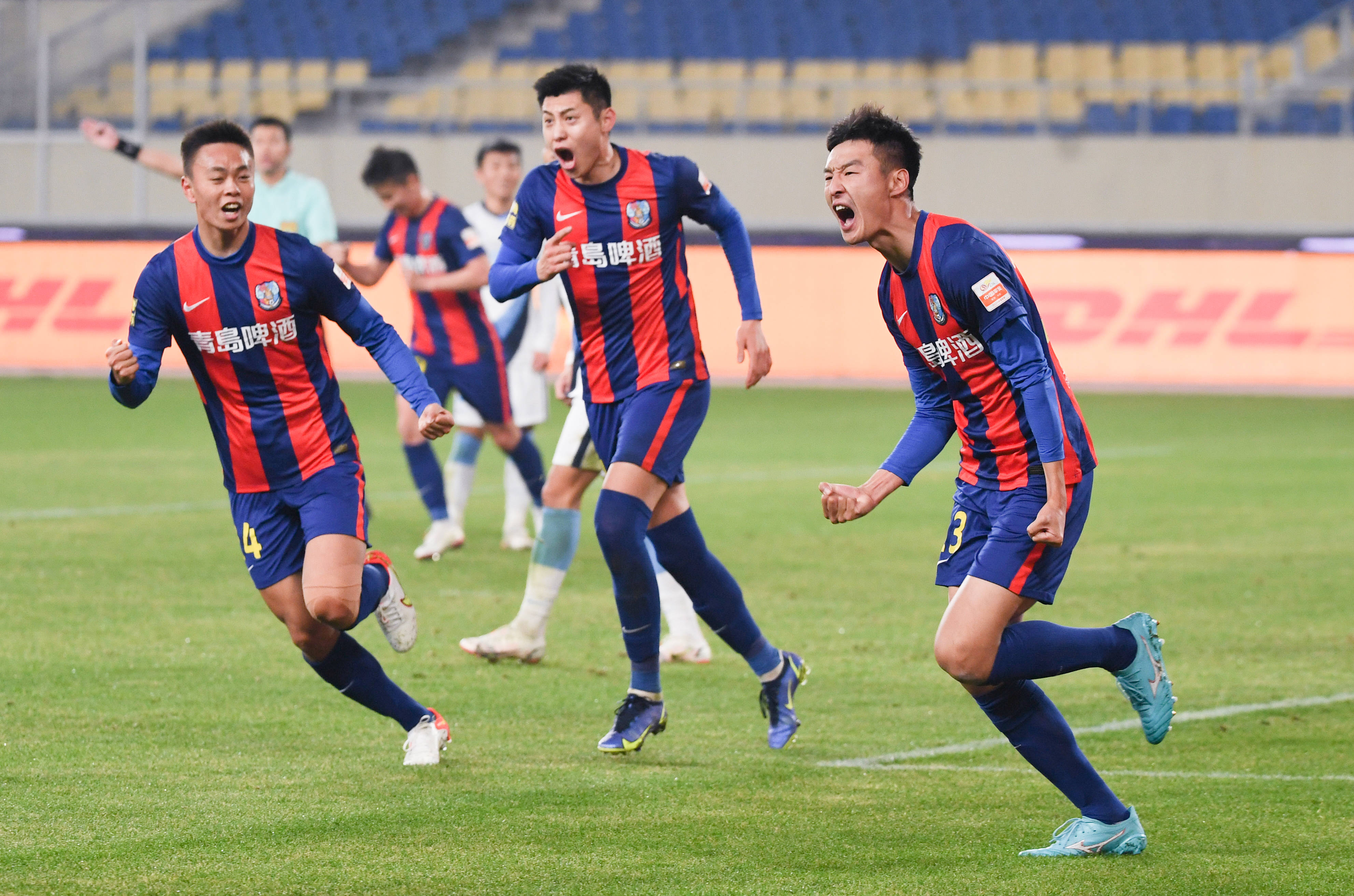 中超职业足球比赛热辣开展,各支队伍追逐冠军的简单介绍 中超职业足球比赛热辣开展,各支队伍追逐冠军的简单介绍