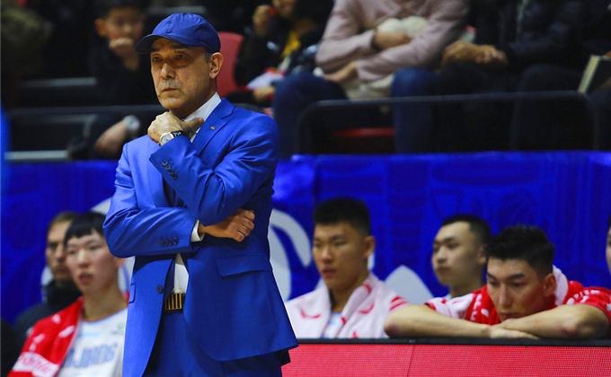 历史性一战展开,球队决战在即的简单介绍 历史性一战展开,球队决战在即的简单介绍