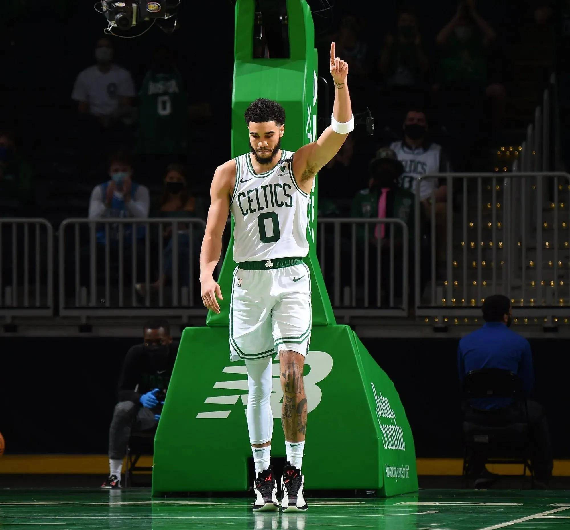 美洲杯焦点战：杜兰特vs凯尔特人，碾压引发技术统计的简单介绍