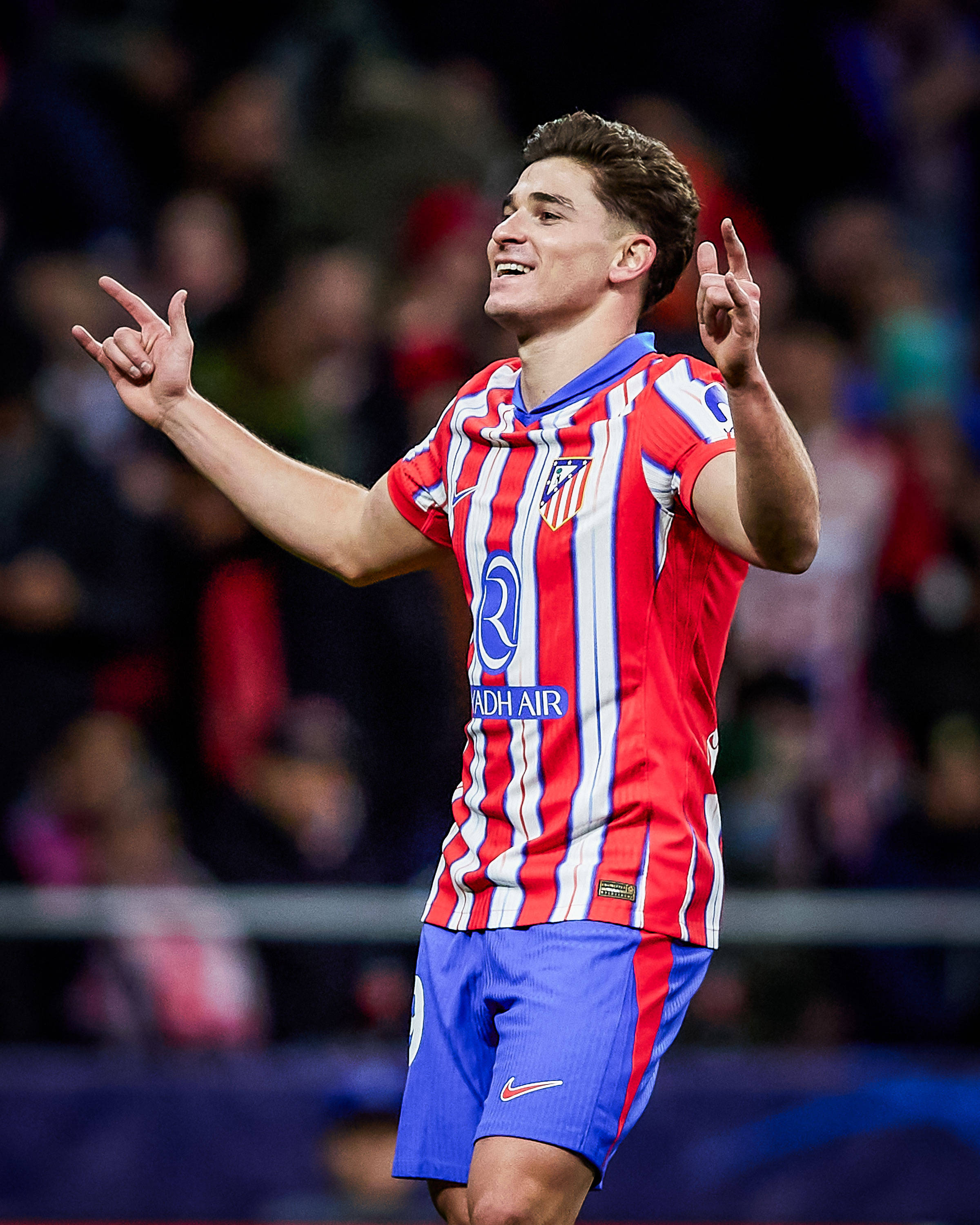 关于意大利队险胜AC米兰，凯恩世界波破门欧冠的信息