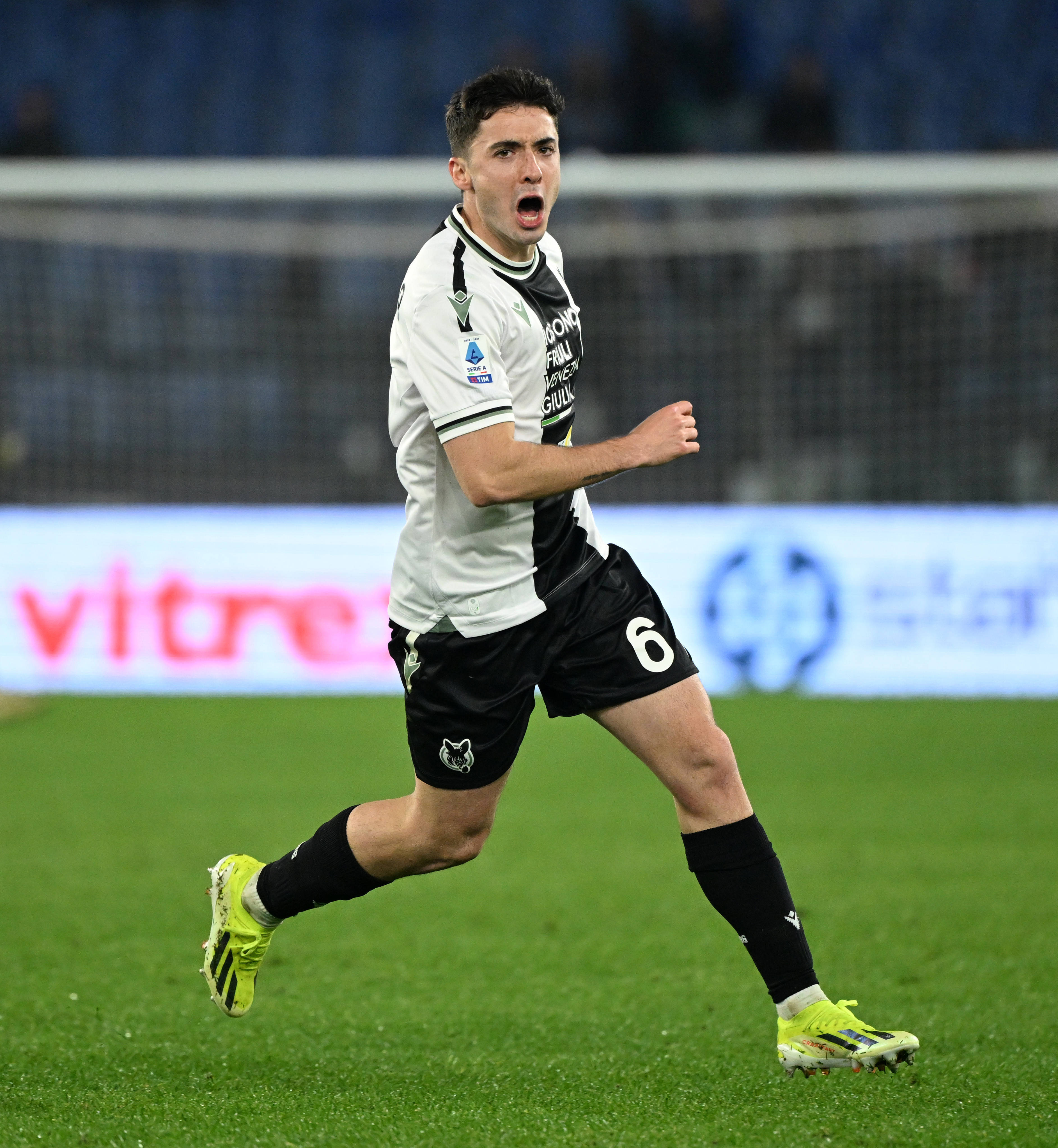 乌迪内斯主场大胜都灵,连胜表现稳健 乌迪内斯主场大胜都灵,连胜表现稳健