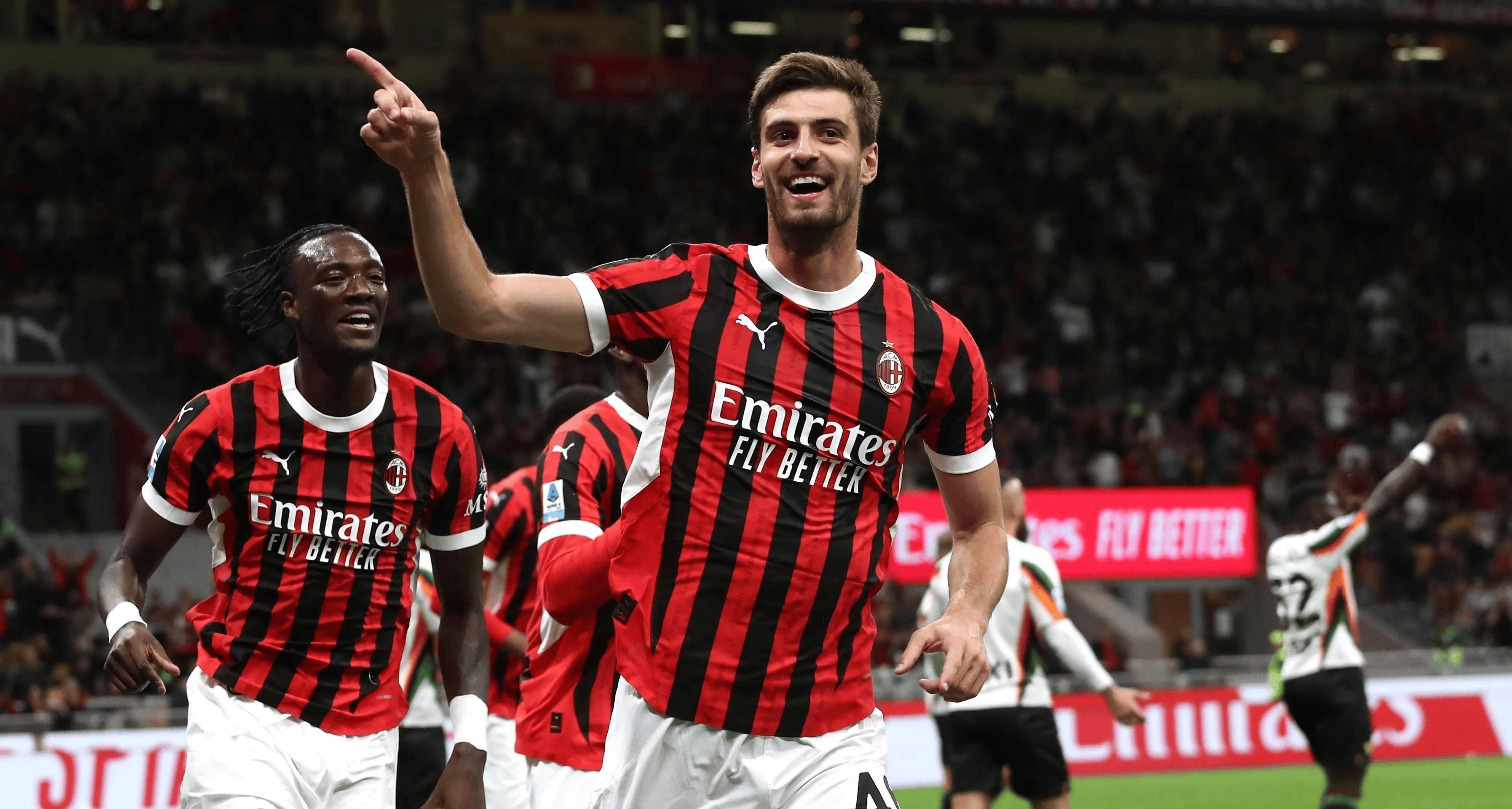 AC米兰逆转战胜对手,携手进入欧冠区 AC米兰逆转战胜对手,携手进入欧冠区