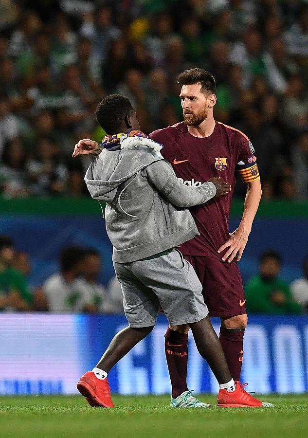 精彩比赛掀起球迷狂热激情，谁将夺魁