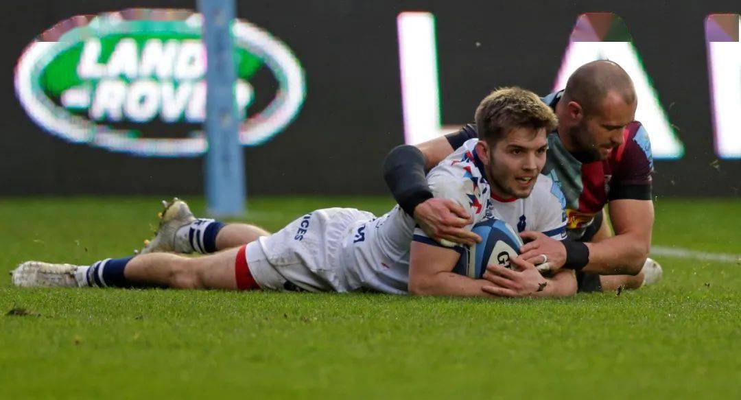 足球比赛剧情反转,卫冕冠军一路颓废 足球比赛剧情反转,卫冕冠军一路颓废