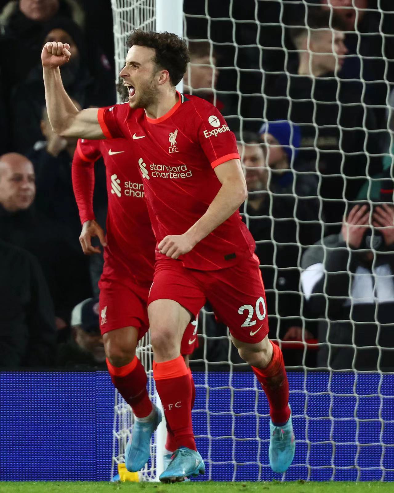 包含曼联主场平局，积分榜略有下滑的词条