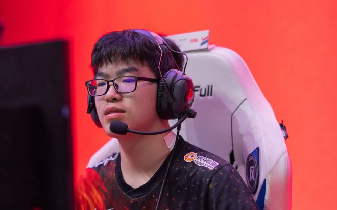 关于顶尖对垒之后积分依旧保持排名不发生改变的信息