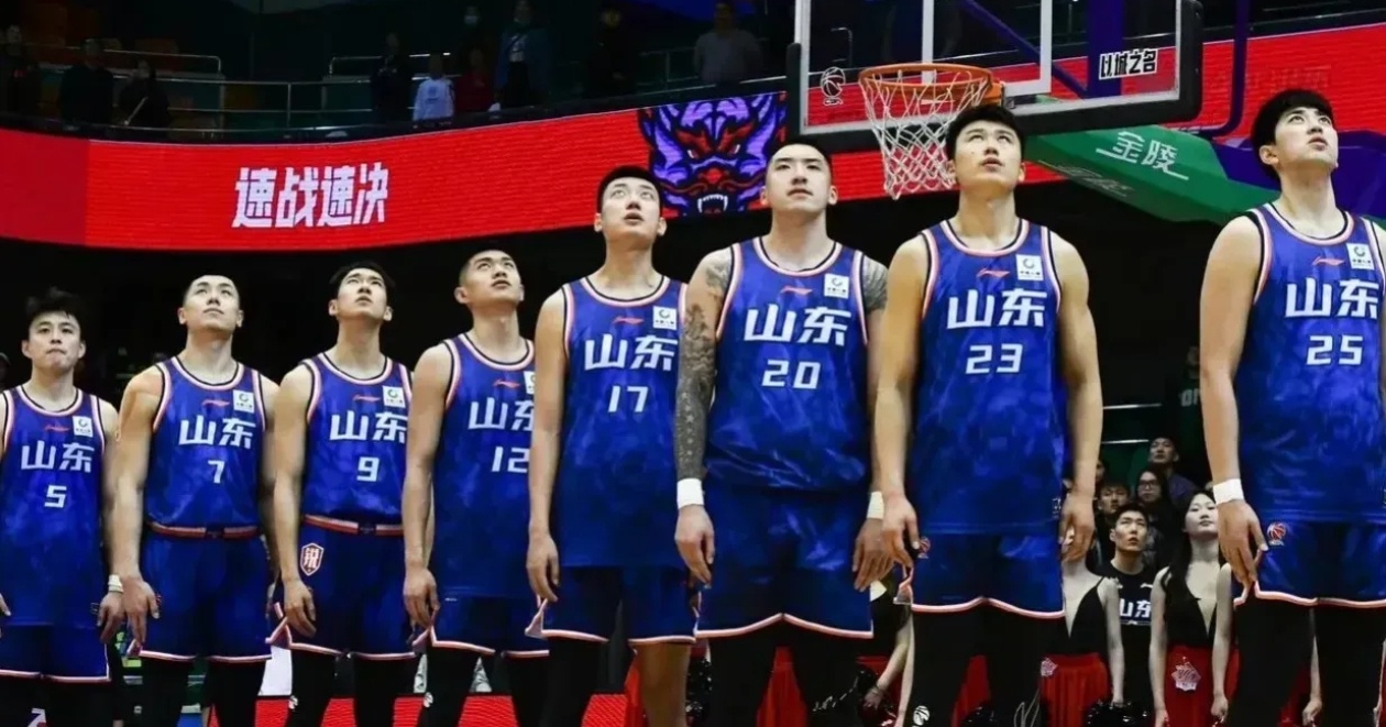 男篮联赛热门球队的表现令人瞩目