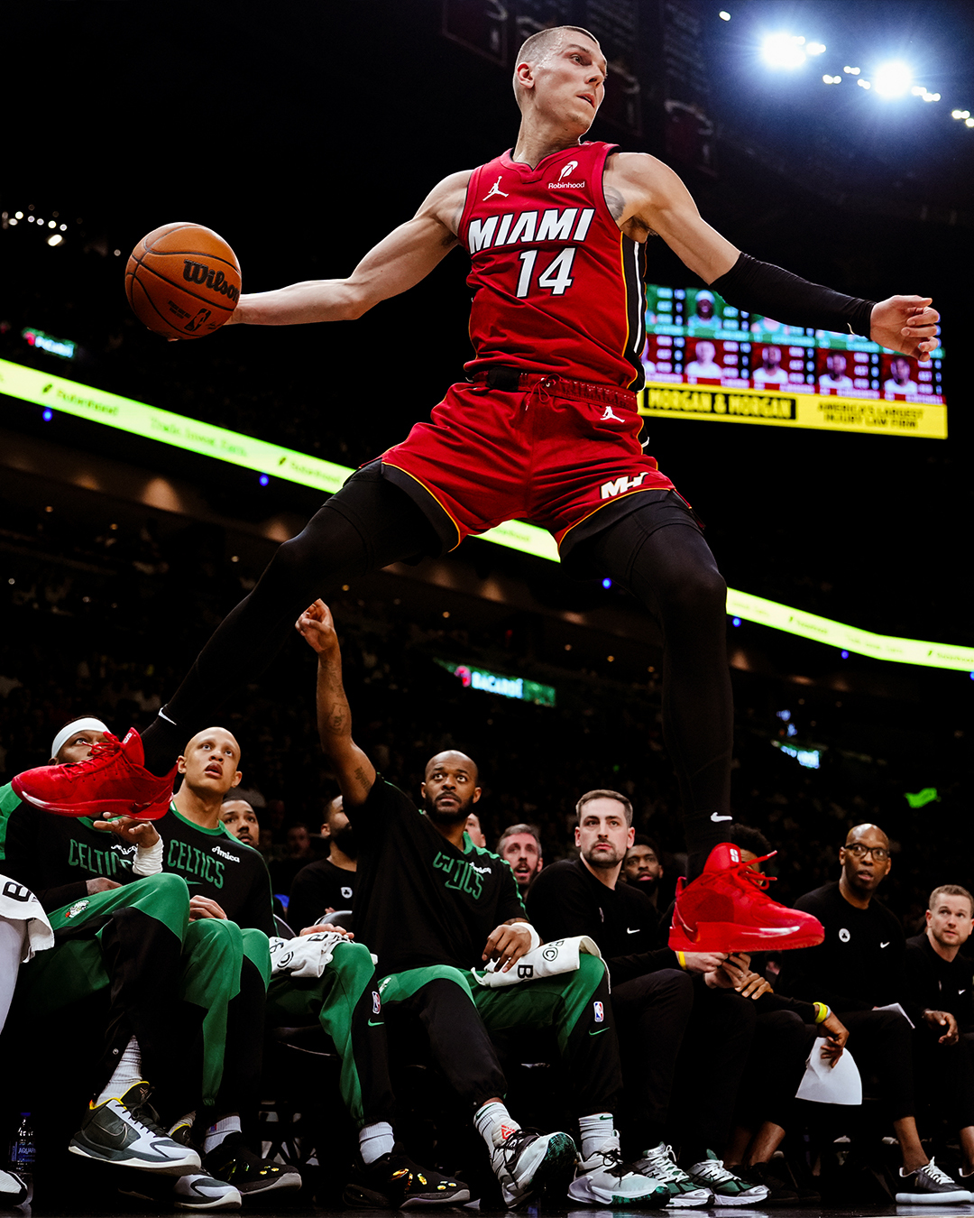 热火胜尼克斯，NBA比赛近期曝光细节