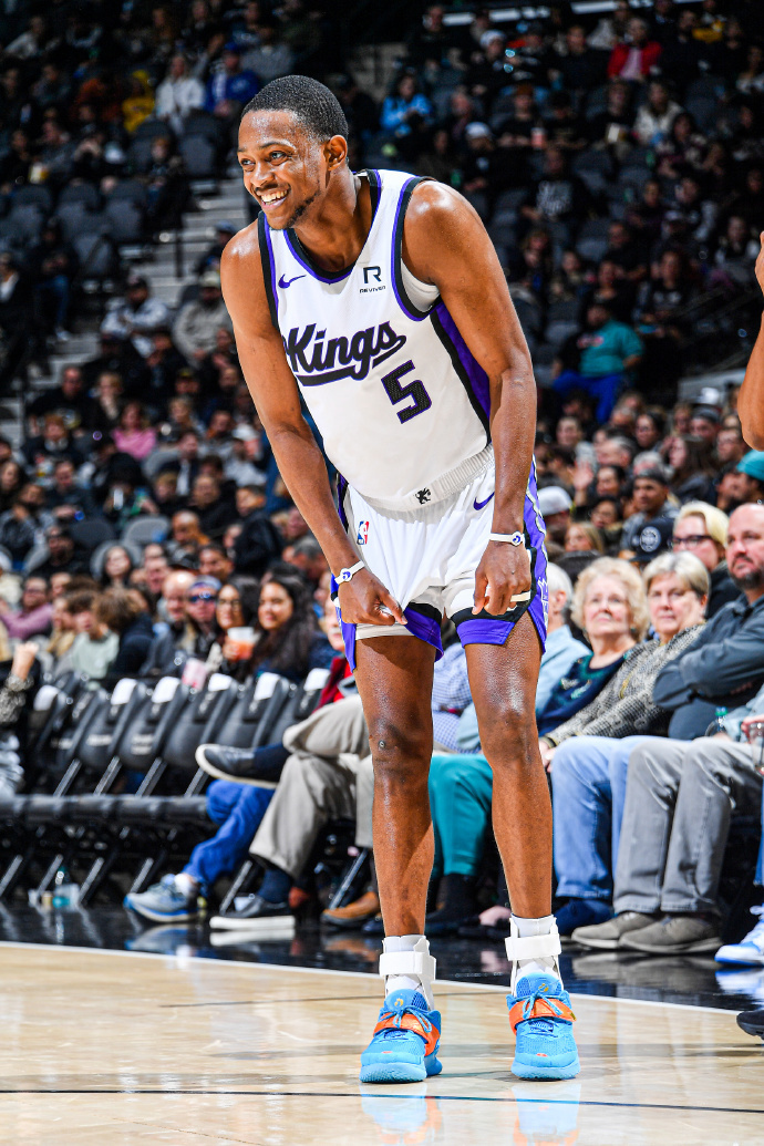 马刺力克太阳，德罗赞高效得分！