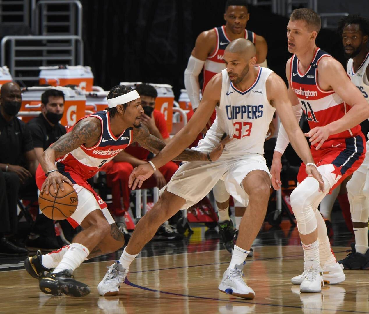 红牛二队绝杀威廉姆斯,皮亚斯特里统治全场 红牛二队绝杀威廉姆斯,皮亚斯特里统治全场