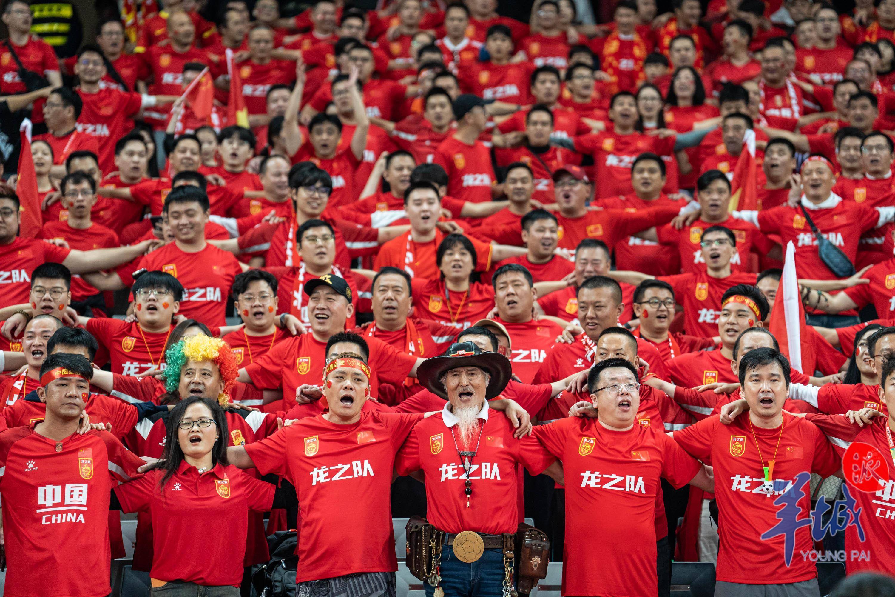 国内足球赛场上中国球队火力全开惊艳世界