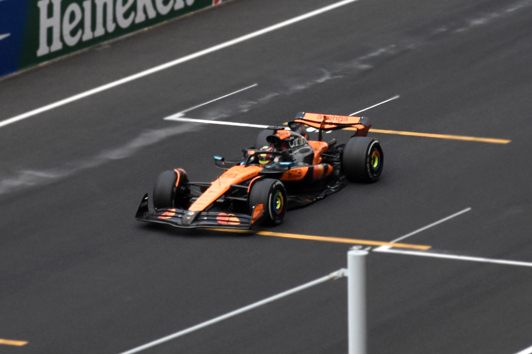 迈凯伦绝杀哈斯车队，皮亚斯特里刷新纪录