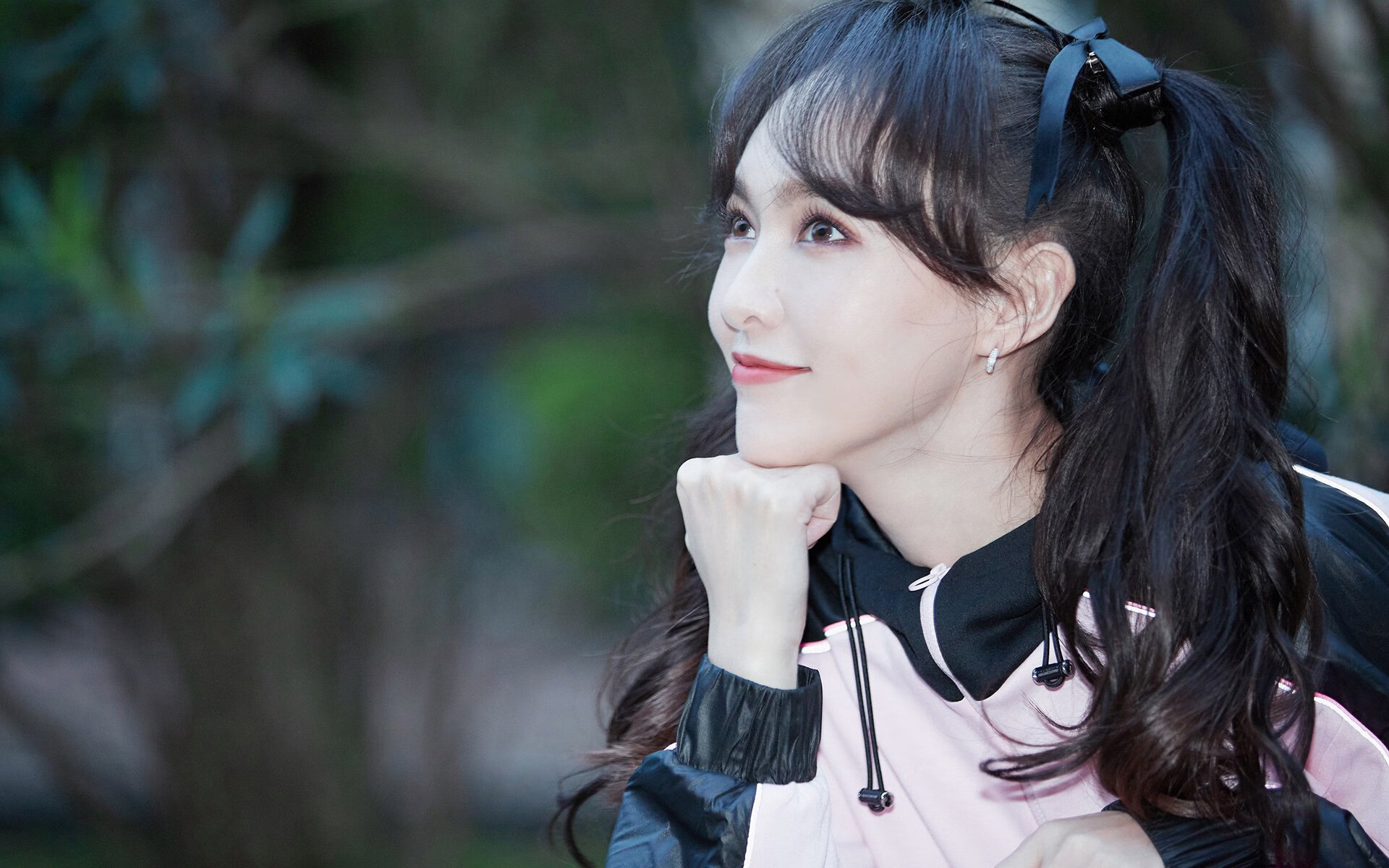 新星爆发与老将绝唱，足球世界里的时间魔法