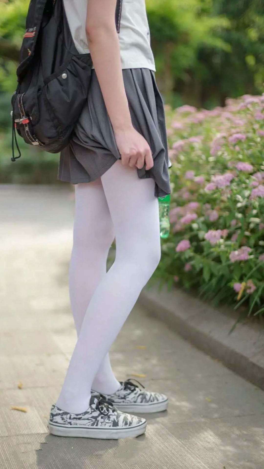 引擎轰鸣与足球狂想，当F1揭幕战之夜遇上完美先生格纳布里