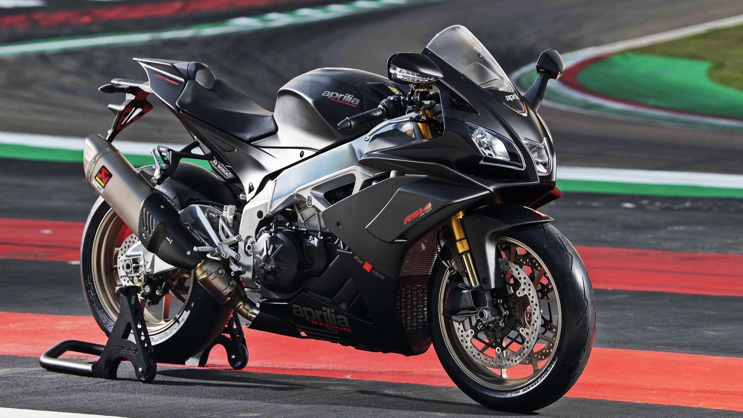 红黑利刃斩西班牙坚盾，戈麦斯以持续杀伤书写米兰新章