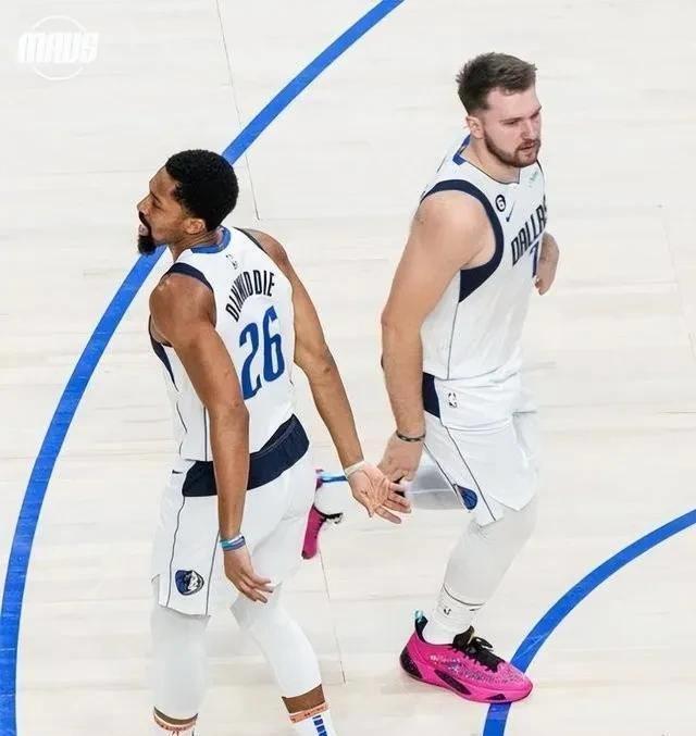 国王对阵鹈鹕，小贾伦赛后评分拉满